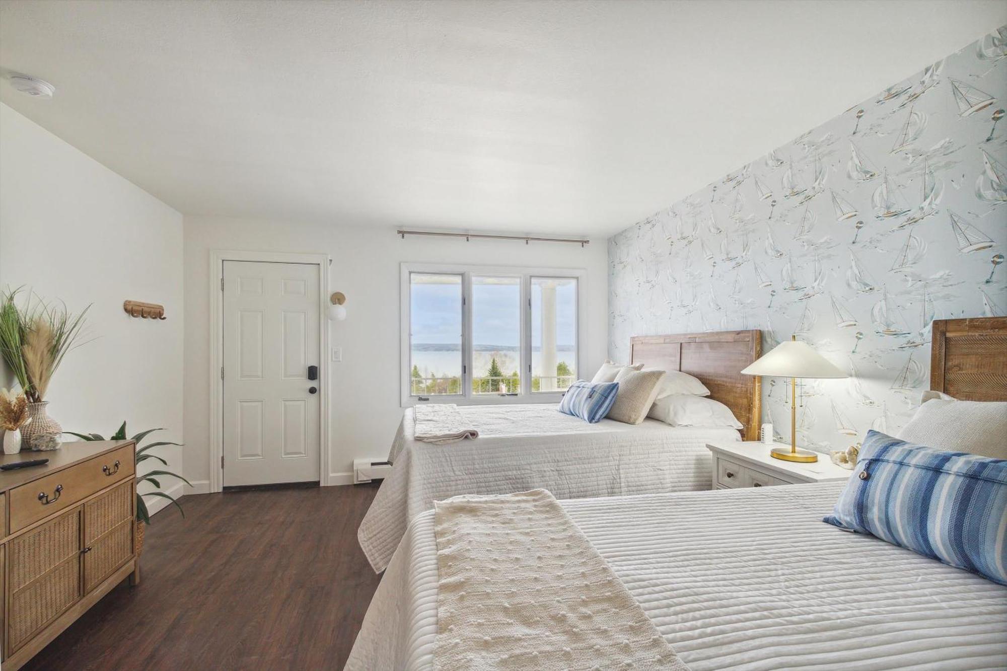 Self Check-In Lake Views Workspace 2 Queen Beds Villa Petoskey Exterior foto