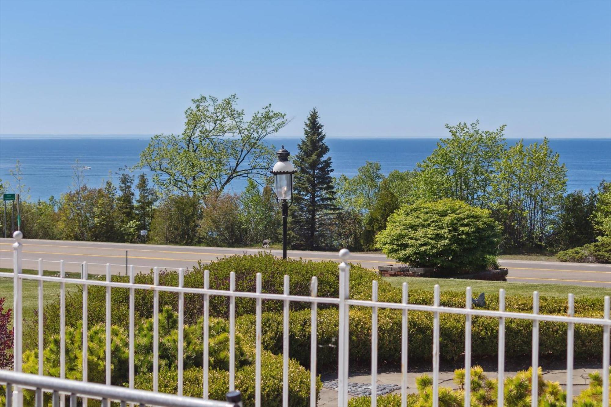 Self Check-In Lake Views Workspace 2 Queen Beds Villa Petoskey Exterior foto