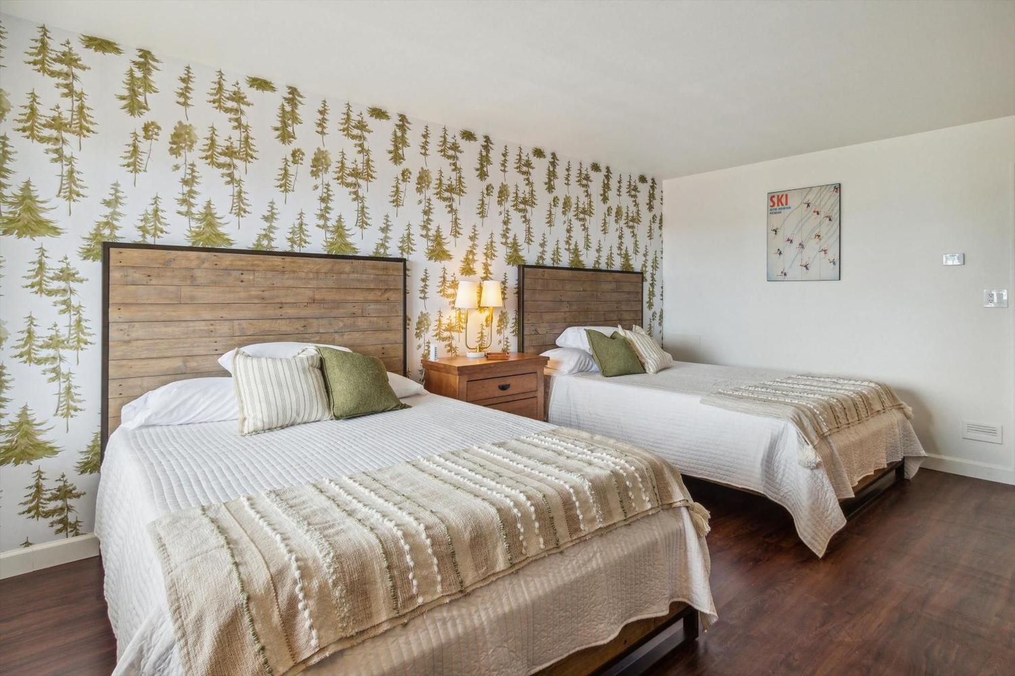 Self Check-In Lake Views Workspace 2 Queen Beds Villa Petoskey Exterior foto